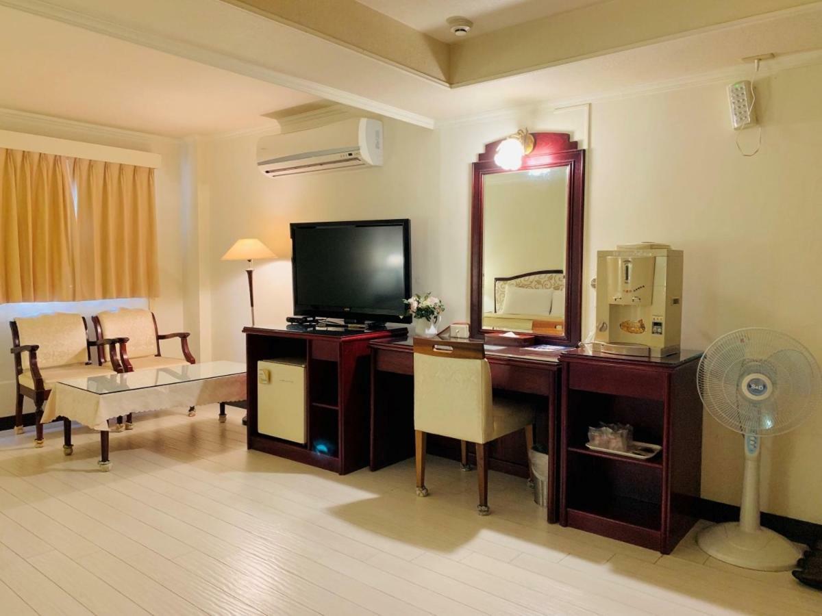 Athens Hotel Taichung Exterior foto
